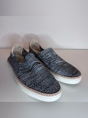 UGG Women's Sammy Slip-On Light Knit Sneakers